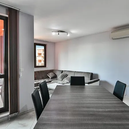 Two Br Flat Close To Sea And Beach Apartment